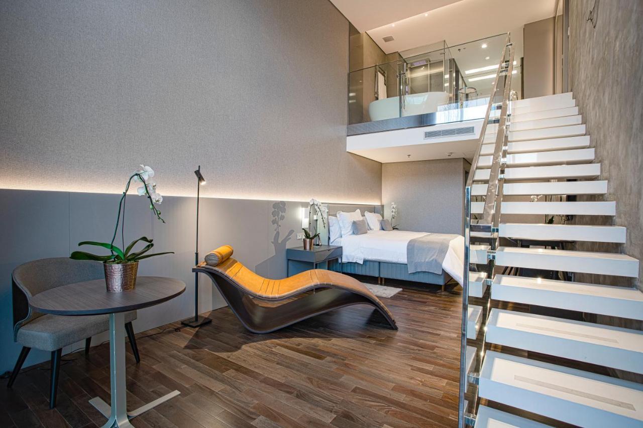 Suryaa Hotel Pinhais, Curio Collection By Hilton Экстерьер фото